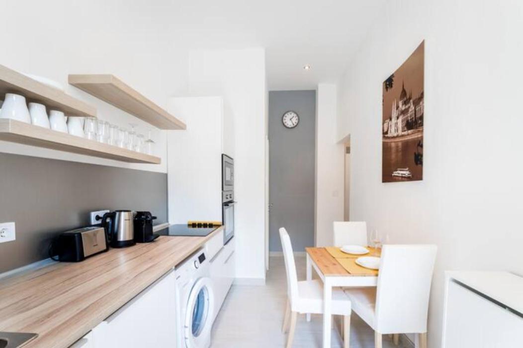 Hi-Bp Sunny Home Apartments In The Heart Of Budapest Eksteriør billede